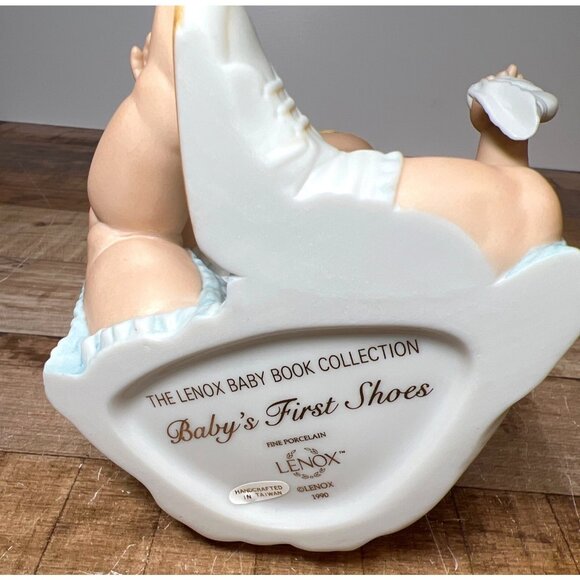 Lenox Babys First Shoes Porcelain Figurine Collectors Edition 1990 - Picture 6 of 10